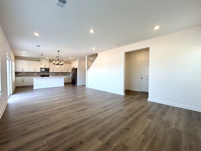 Photo - 2372 Meadowwood Dr