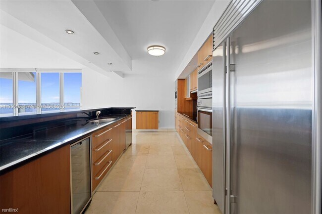 Photo - 2 br, 2.5 bath Condo - 1331 Brickell Bay Dr