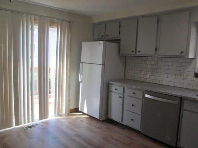 Photo - 114 Clark St Unit 114