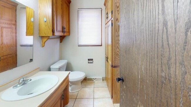 Photo - 331 W Indiana Ave