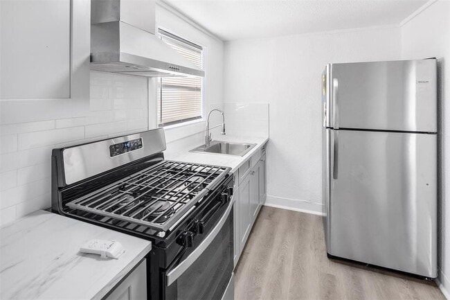 Photo - 1911 Benson St