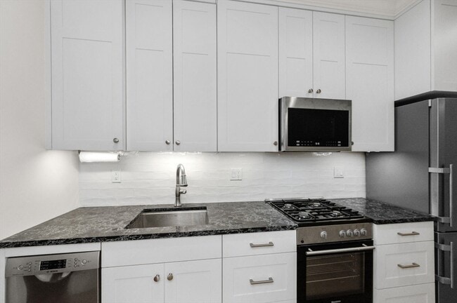Photo - 13 S Russell St Apartamento Unidad 2