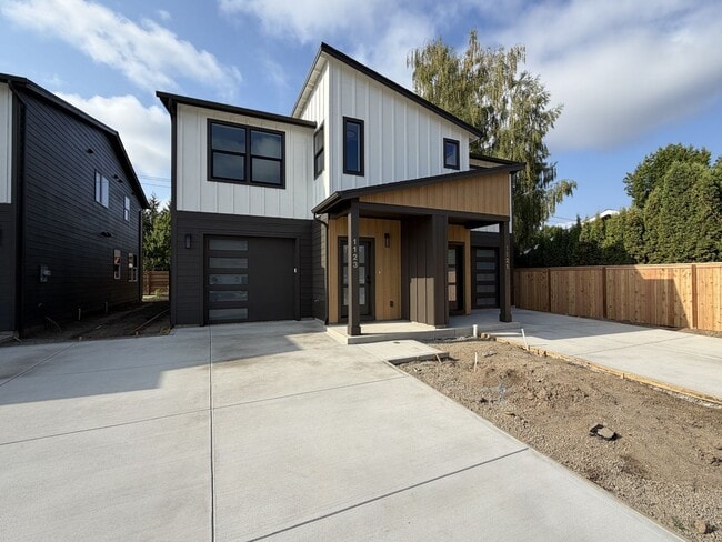 1123 Sally Ln