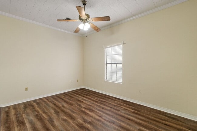 Photo - 2 W Lakeview Dr