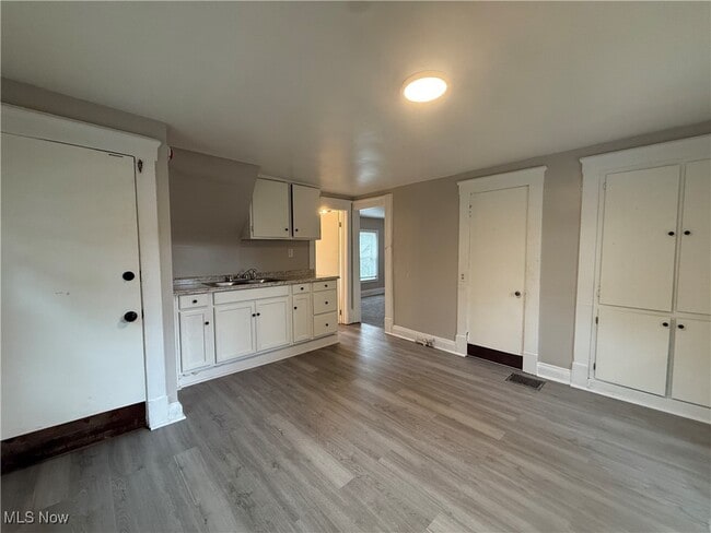 Photo - 6715 Theota Ave Unit UP