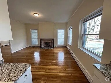 Building Photo - 2021 Commonwealth Ave Unit 01-2018 Rental