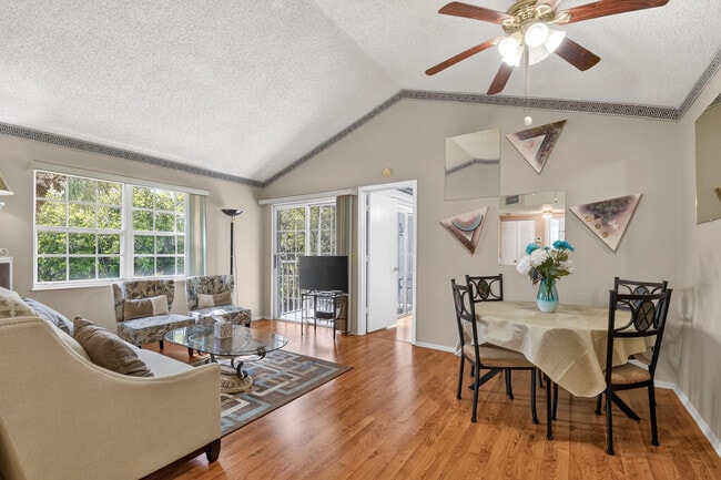 Photo - 1606 SE Green Acres Cir Unit S203