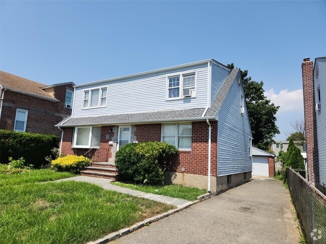 Building Photo - 29 Lenox Ave Rental