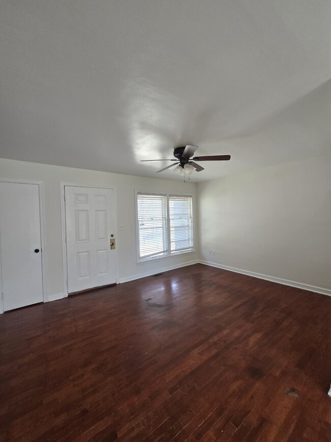 Photo - 2248 E Aloma St