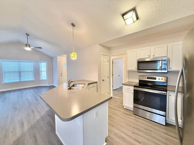 Photo - 925 Borage Dr