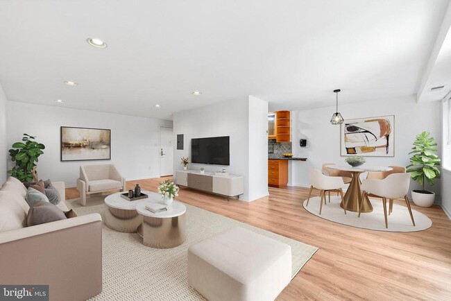 Photo - 1640 Oakwood Dr Unidad W114