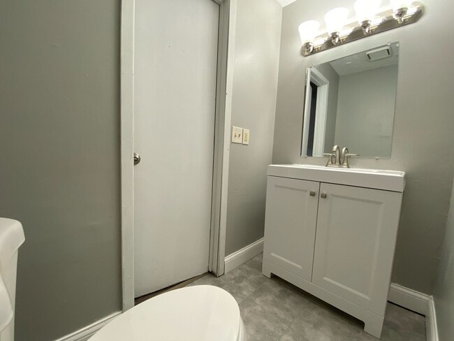 Photo - Wonderful 4 Bedroom 1.5 Bathroom Townhome ...