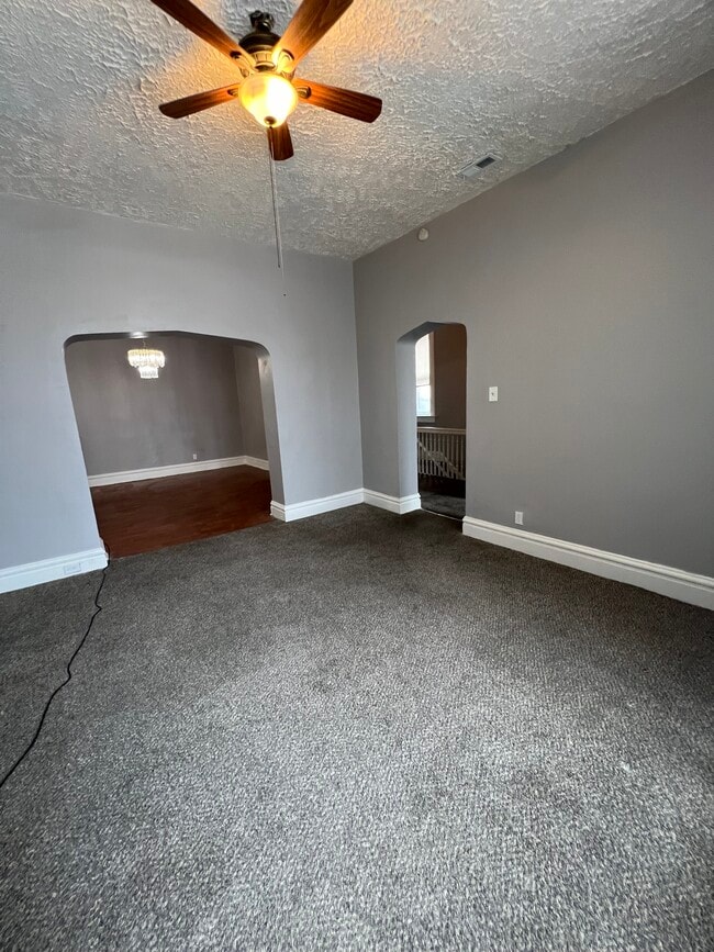 Building Photo - 2030 E Fair Ave Unit Fair ave