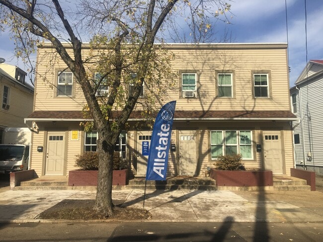 Building Photo - 3310 Perry St Unit 3310