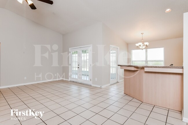 1323 Arrowhead Ct