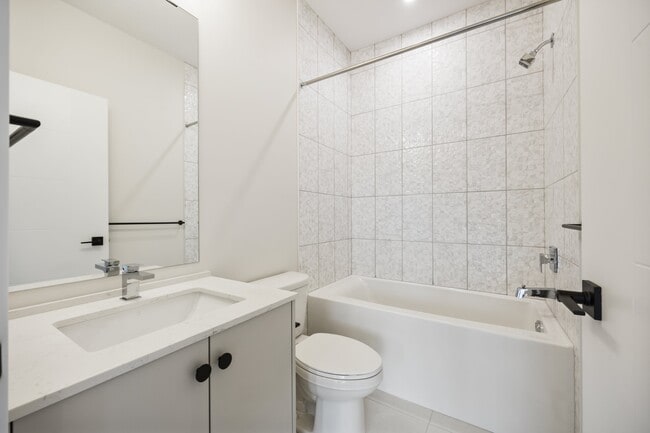 Photo - 45505-45505 Campus Dr