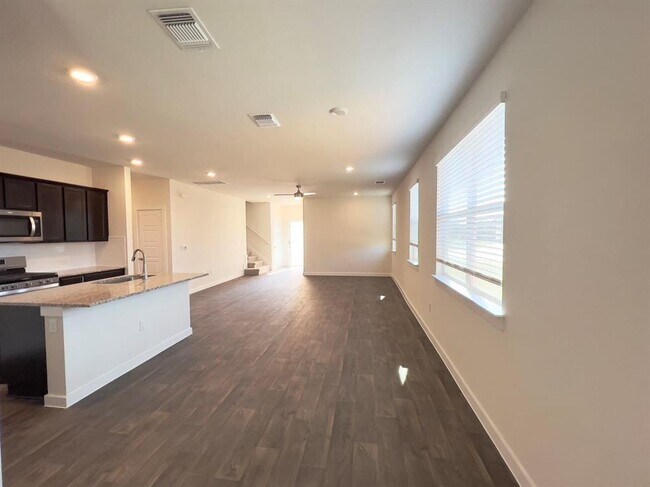 Photo - 2900 Egan Dr