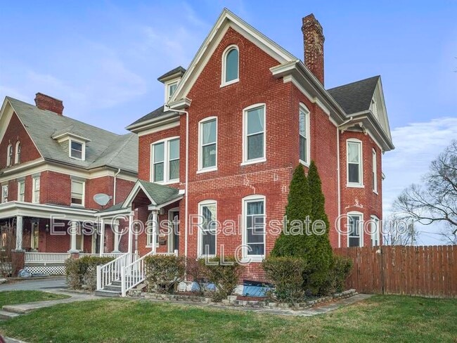 Photo - 448 Summit Ave