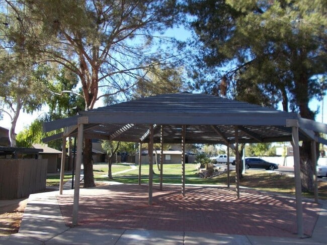 Photo - 286 W Palomino Dr