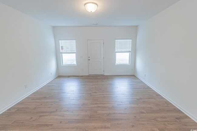 Photo - 203 Crescent Wy