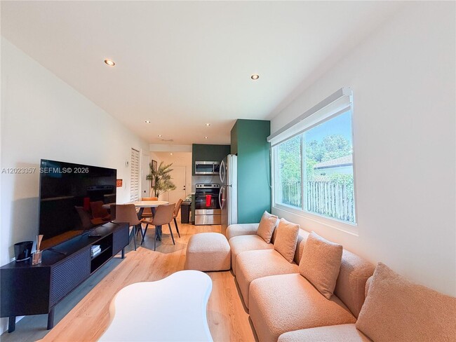 Photo - 105 SW 4 Ave