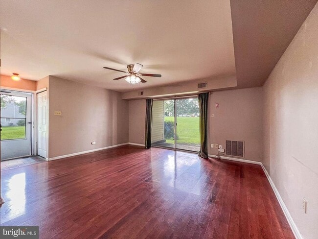 Photo - 9015 Hopkins Ct
