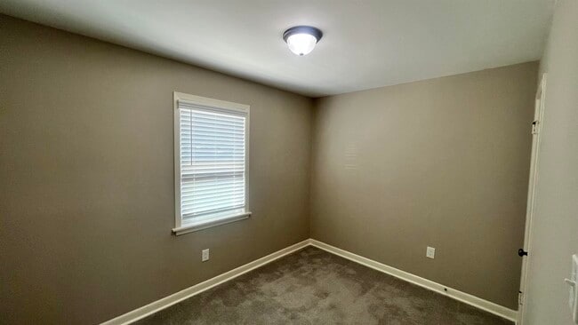 Photo - 121 West St