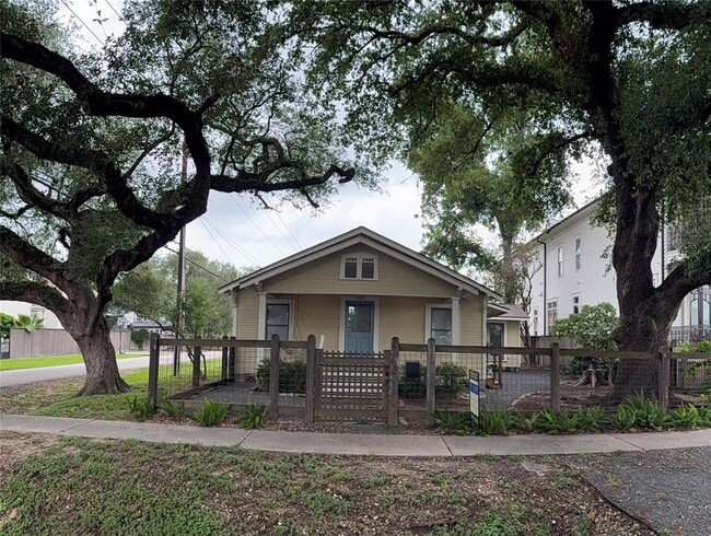 Building Photo - 1245 Omar St Rental