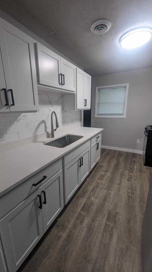 Building Photo - 242 N Illinois St Rental