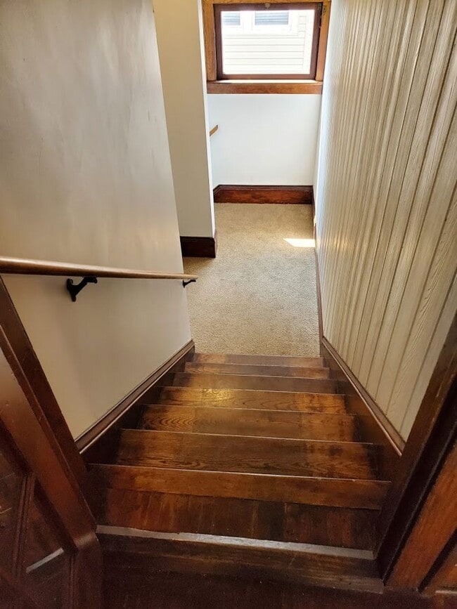 Building Photo - 437-437 1/2 Arch St Unit 437 1/2 Arch Street Rental