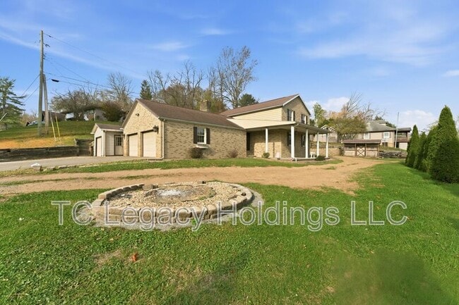 Building Photo - 1121 Eastwood Dr