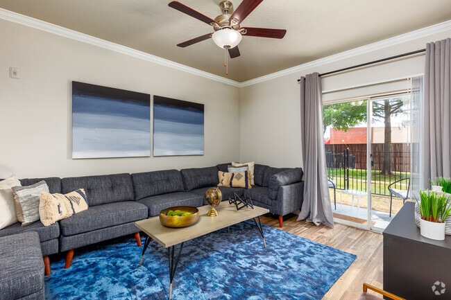 1BR, 1BA - 718SF | A2