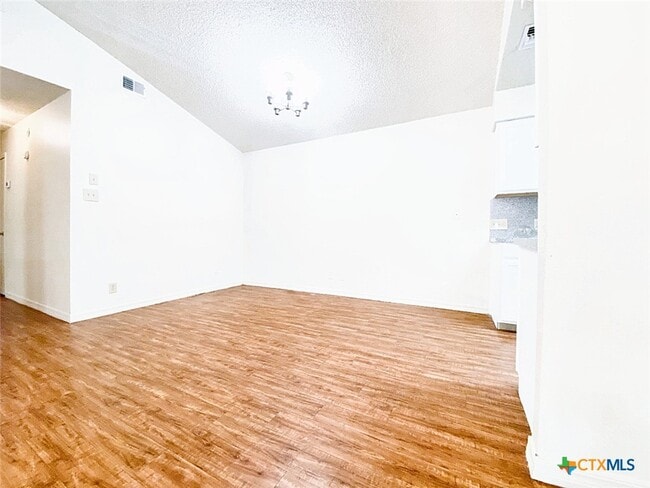 Photo - 111 Hughson Ct