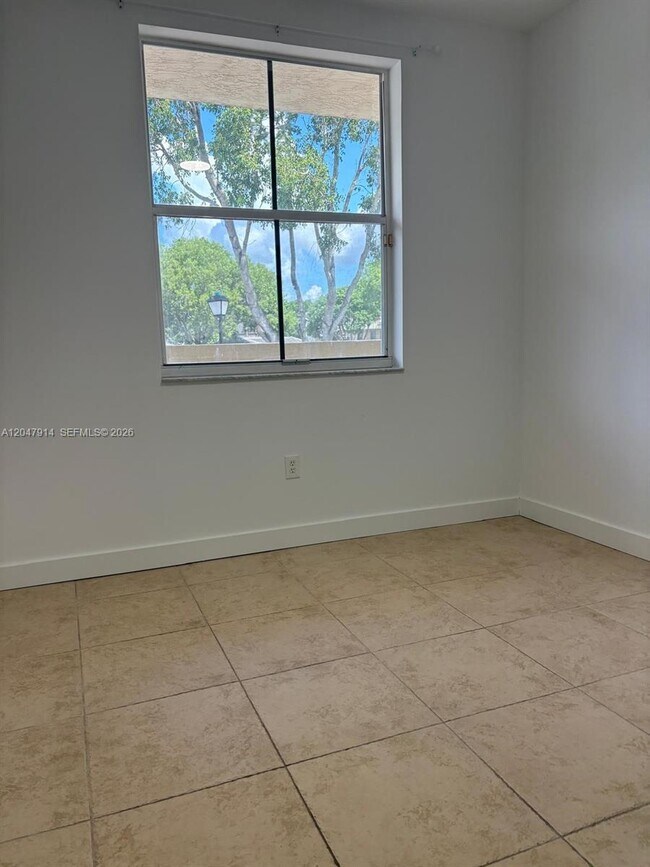 2080 Greenview Shores Blvd Unit 410