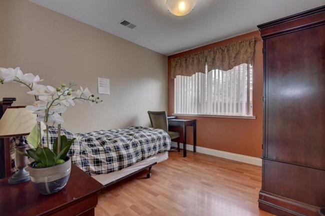 Photo - 1103 W Latimer Ave