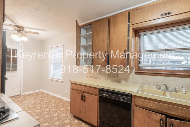 Photo - 3 Bed | 1 Bath in North Tulsa!