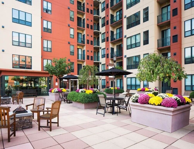 courtyard-firepits-and-seating2