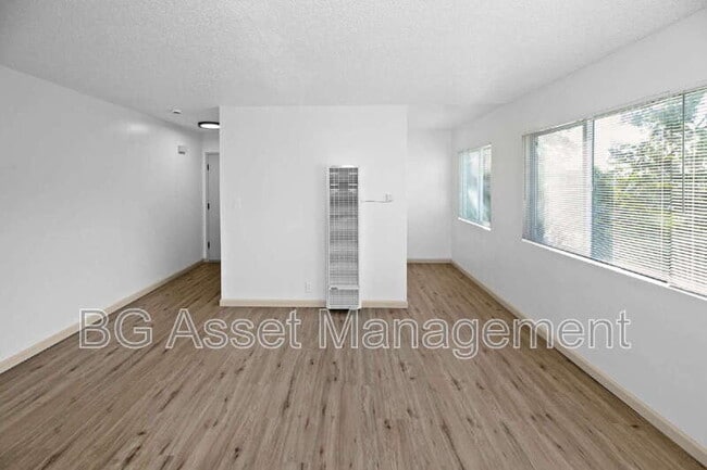 Photo - 480 Crescent St Unit 307