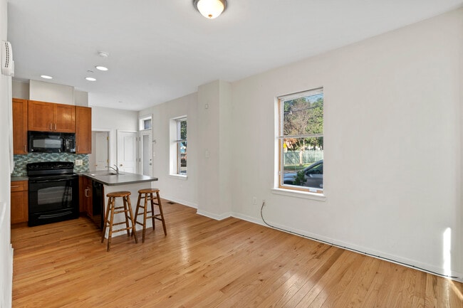 Photo - 1643 Fitzwater St Unit A