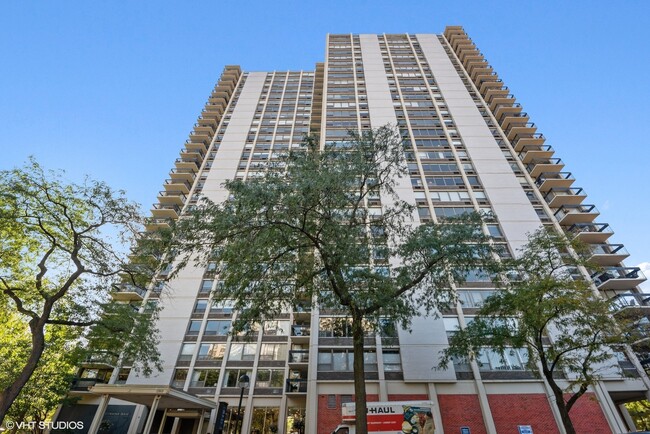 Building Photo - 1360 N Sandburg Terrace Unit 1509