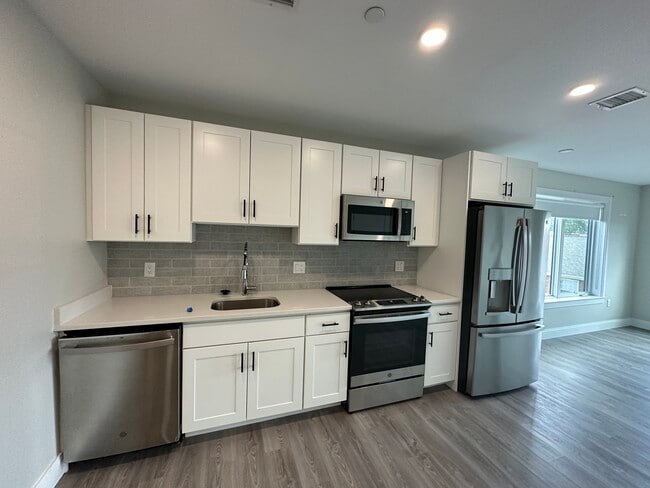 Photo - 206 Old Colony Ave Unit 301