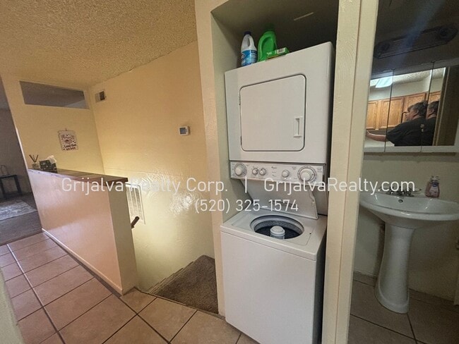 Photo - 931 N Euclid Ave Unidad 122