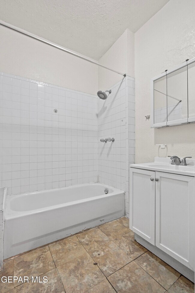 Photo - 1307 N Ochoa St