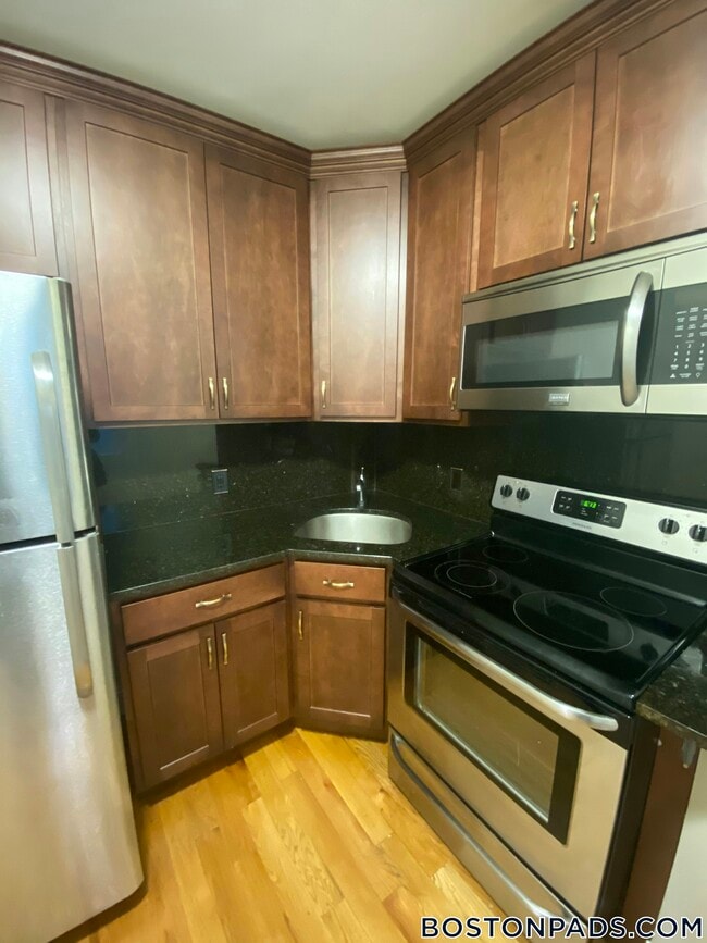 Photo - 244 Kelton St Unit 11
