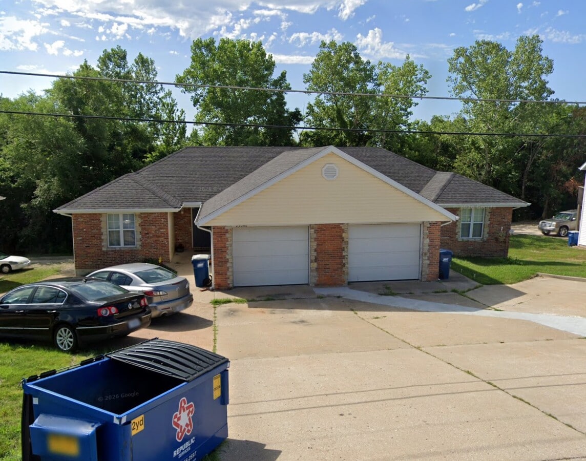 Photo - 2509 Southridge Dr