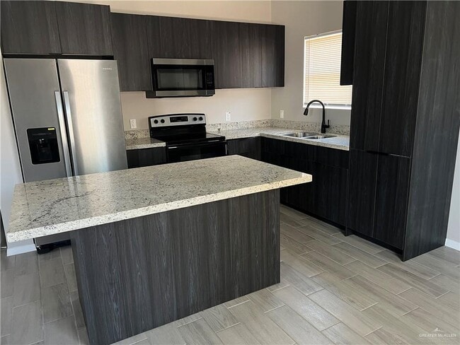 Photo - 11 Avenue Unit 2