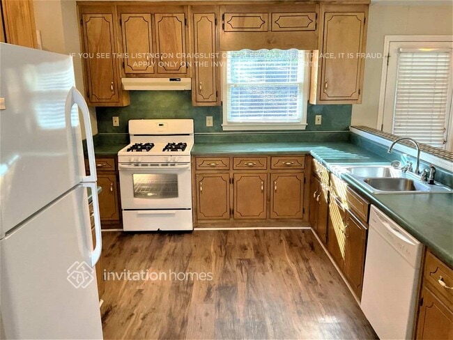 Photo - 825 Rambling Rose Ct NW