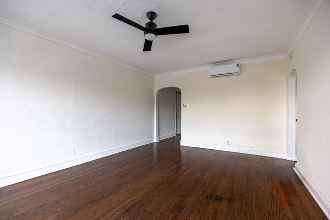 Photo - 5505 N Lincoln Ave Unit 2S