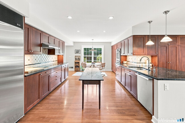 Photo - 11 Belaire Dr