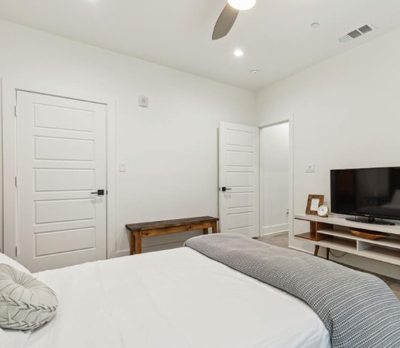 Photo - 422 W 9th St Unit 4700.1